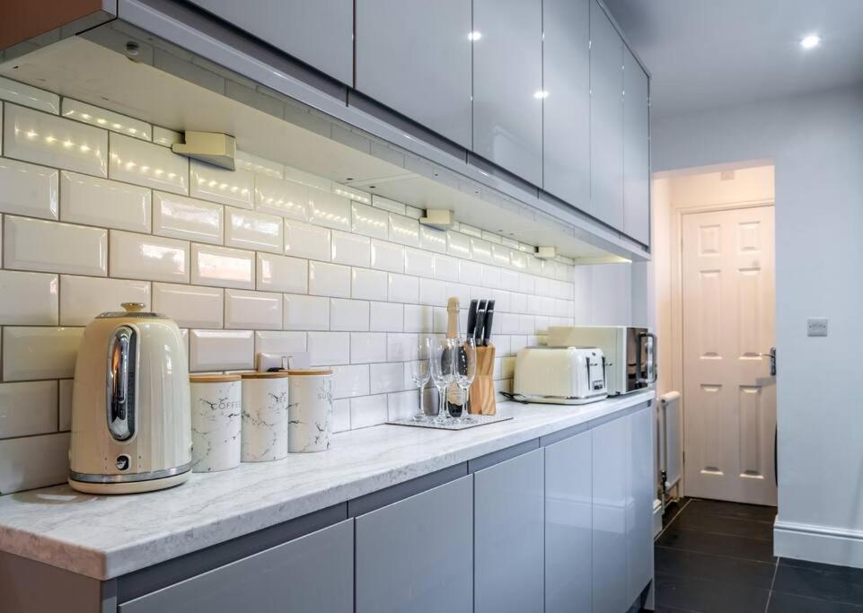 No6 - Beverley - Elegant Townhouse - Central Location エクステリア 写真
