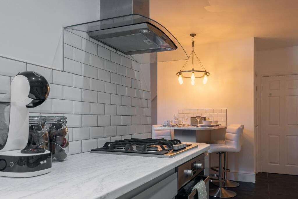 No6 - Beverley - Elegant Townhouse - Central Location エクステリア 写真